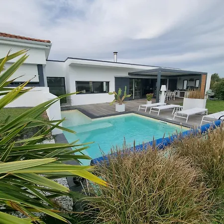 Mina Avec Piscine Privee Proche