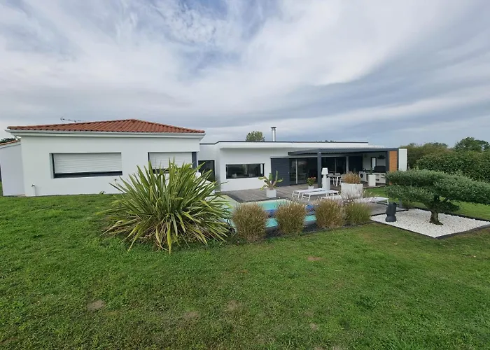 Mina Avec Piscine Privee Proche *