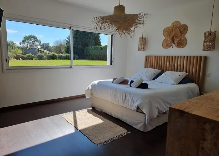 Mina Avec Piscine Privee Proche La Garnache